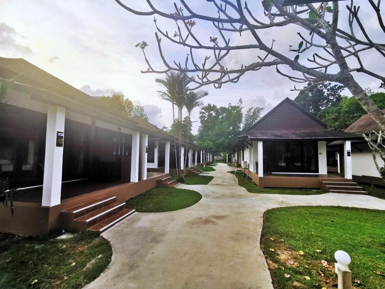 Nana Beach Hotel & Resort Pathiu Dış mekan fotoğraf
