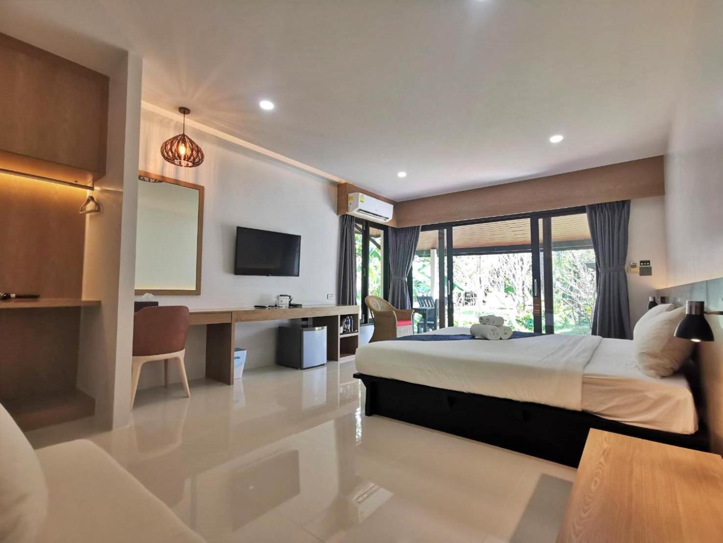 Nana Beach Hotel & Resort Pathiu Dış mekan fotoğraf