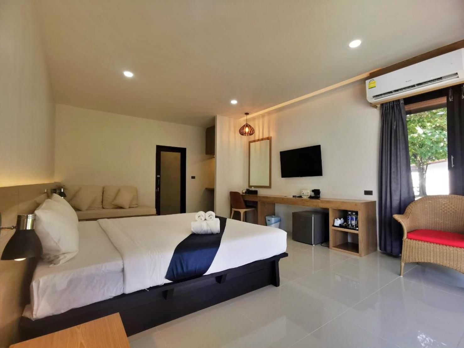 Nana Beach Hotel & Resort Pathiu Dış mekan fotoğraf