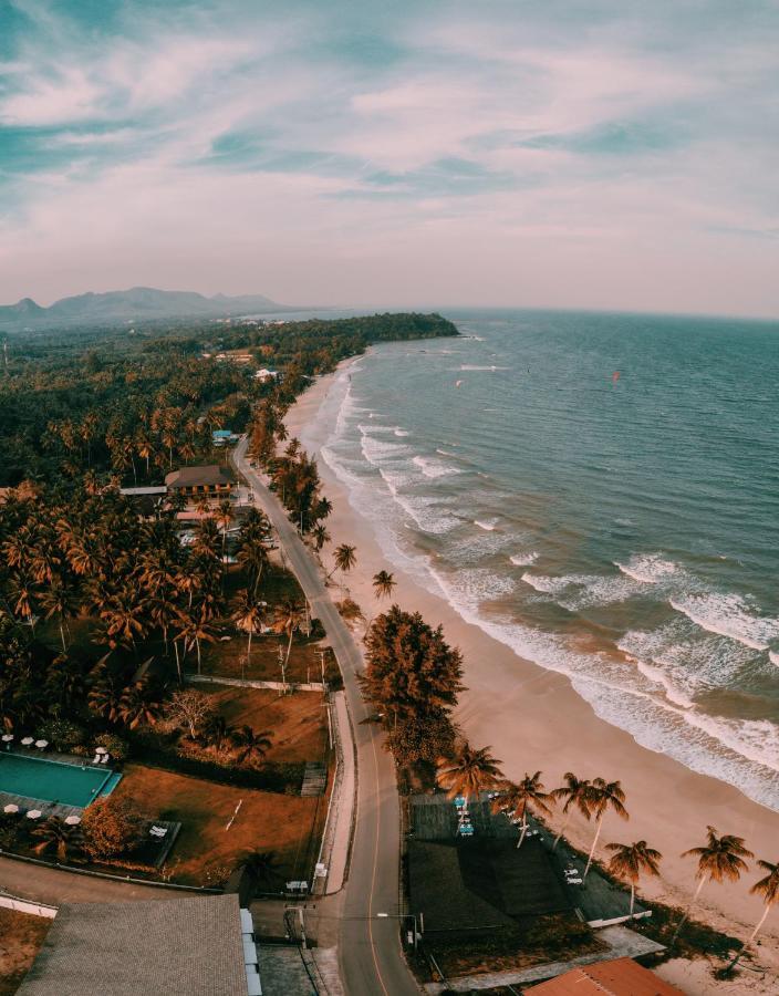 Nana Beach Hotel & Resort Pathiu Dış mekan fotoğraf